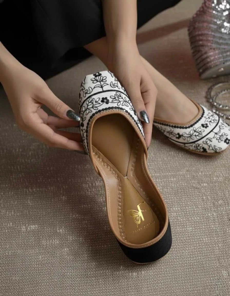Moonlit Affair Jutti