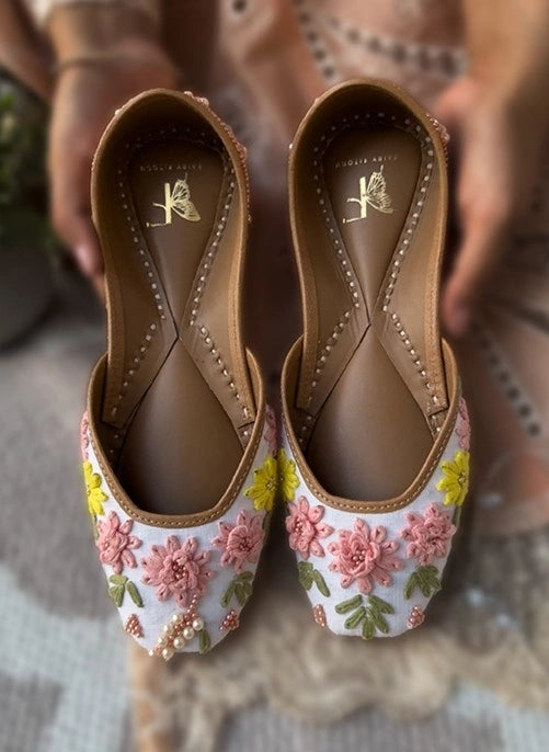 Petal Poetry Jutti