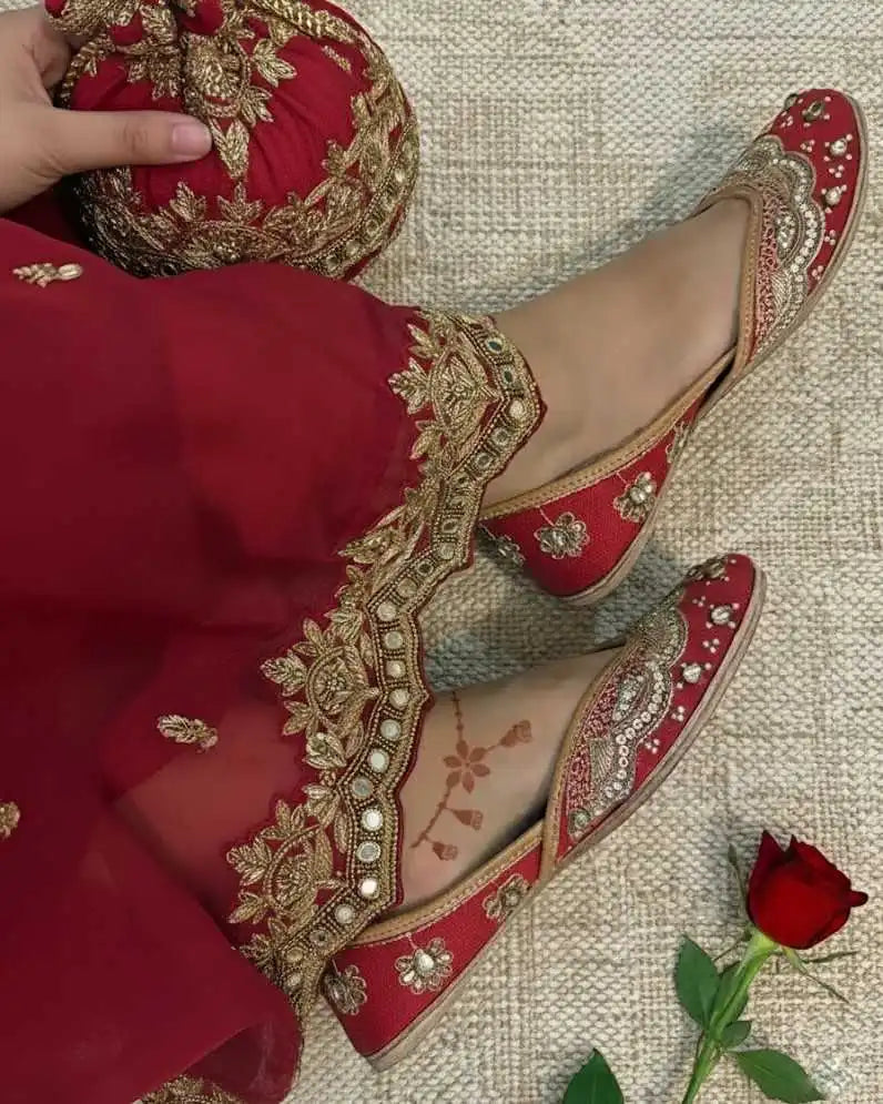 Red Scarlett Jutti